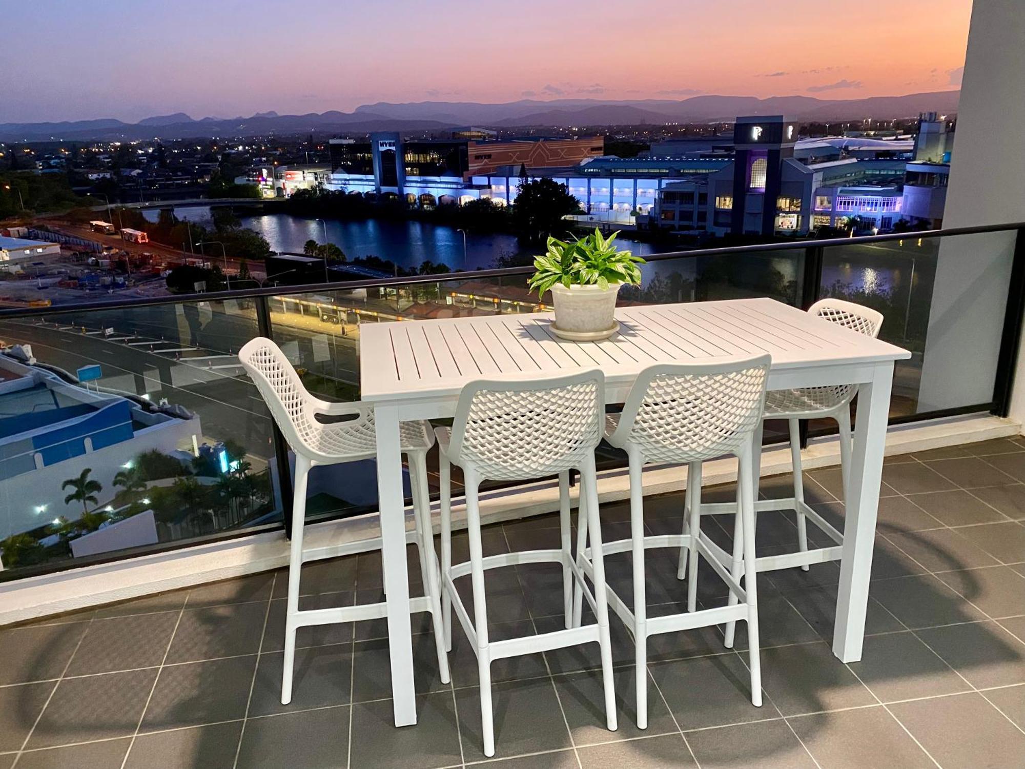 Broadbeach Walk Pac Fair, Casino * Gold Coast